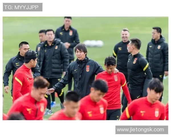 从营业员到足球明星的逆袭之路揭秘与奋斗故事分享 从营业员到足球明星的逆袭之路揭秘与奋斗故事分享