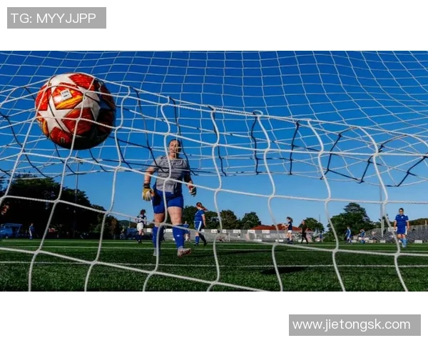 足球前锋脚力的提升训练方法与技巧解析助你成为进攻利器